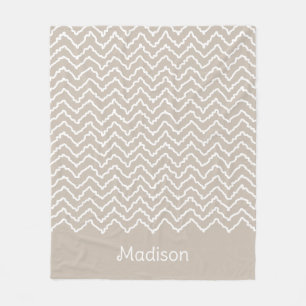 Beige-weißes, wellenförmiges Chevron-Zickzack-Must Fleecedecke