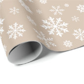 Beige-weißes Winter-Schneeflockenmuster Geschenkpapier (Rolleneckpunkt)