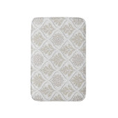 Beige & White Sparkling Quatrefoil Pattern Badematte (Vorderseite Vertikal)