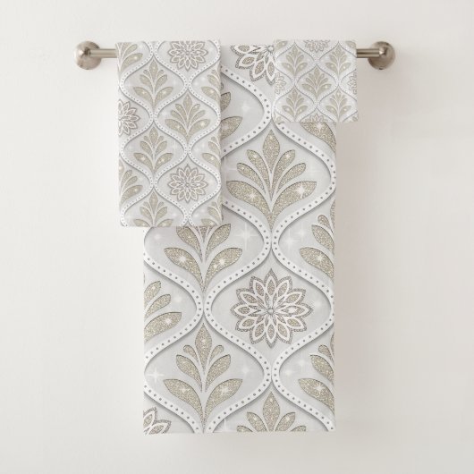 Beige & White Sparkling Quatrefoil Pattern Badhandtuch Set (Insitu)