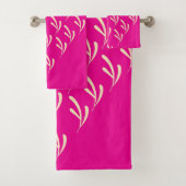 Beigefarbenes Leaf Wiederholung scharf rosa Badhandtuch Set (Insitu)