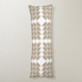 beigefarbenes und weißes kariertes Muster in Weiß Seitenschläferkissen (Rückseite (Vertikal))