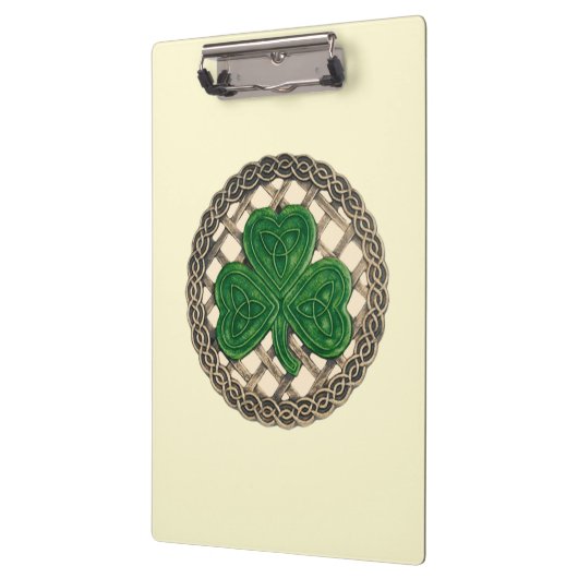 Beiges Kleeblatt auf keltischer Knochen Zwischenab Klemmbrett (Links)