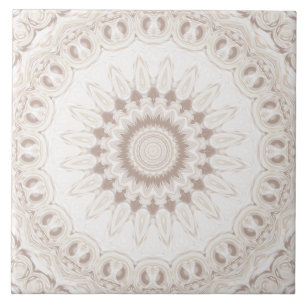 Beiges und cremefarbenes Mandala-Muster Fliese