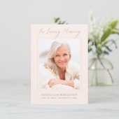 Beileid Modern Script Foto Blush Pink Begräbnis Dankeskarte (Stehend Vorderseite)