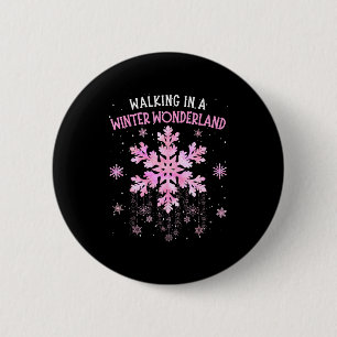 Beim Spaziergang in einem Winter-Wunderland-Tie-Dy Button