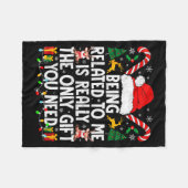 Being Related To Me Funny Christmas Family Xmas Pa Fleecedecke (Vorderseite (Horizontal))