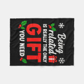 Being Related To Me Funny Christmas Family Xmas Pa Fleecedecke (Vorderseite (Horizontal))