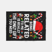 Being Related To Me Funny Christmas Family Xmas Pa Fleecedecke (Vorderseite (Horizontal))
