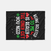 Being Related To Me Funny Christmas Tee Family Cou Fleecedecke (Vorderseite (Horizontal))