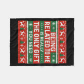 Being Related To Me Funny Ugly Christmas Fleecedecke (Vorderseite (Horizontal))