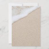 Beispiel für moderne White Ocean Waves & Sand Wedd Einladung (Rückseite)