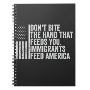 Beiß nicht die Hand, die dir Amerikaner Füttre Notizblock