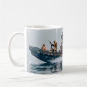 BEKÄMPFUNG DES PERSONALS IN DEN USA KAFFEETASSE (Links)