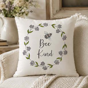 Bekind Floral Wreath Kissen
