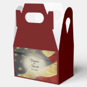 Beklagte Namen und Datum amerikanischer Flaggen Geschenkschachtel (Geöffnet)