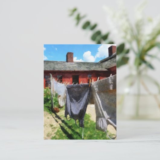 Bekleidung über Line Closeup Postkarte (Stehend Vorderseite)