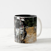 Bekomme schon! - Motocross Racer Zweifarbige Tasse (VorderseiteRechts)