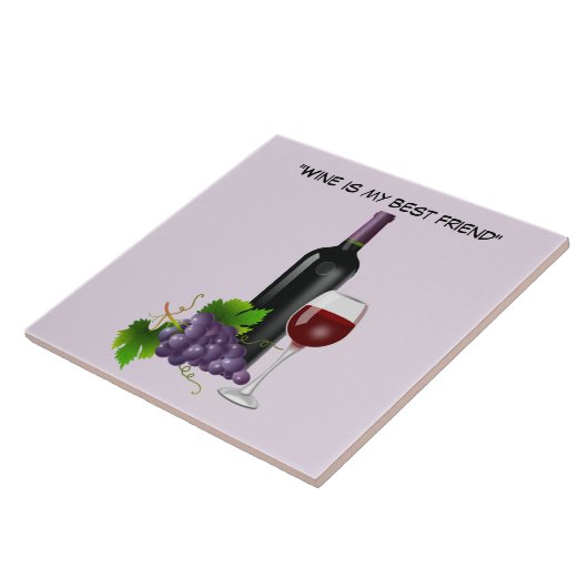 Belebte Weinflasche mit Glas Fliese (Seite)