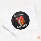 Belebter Raising Ballers Funny Football Basketball Runder Aufkleber (Umschlag)
