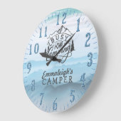Belegter Camping Time Custom Camper Große Wanduhr (Winkel)