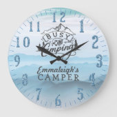 Belegter Camping Time Custom Camper Große Wanduhr (Vorderseite)
