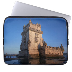 Belem Turm bei Sonnenuntergang in Lissabon, Portug Laptopschutzhülle