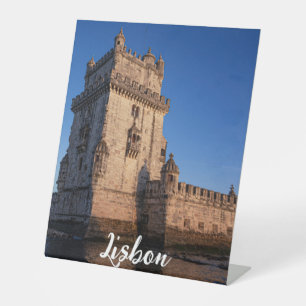Belem Turm bei Sonnenuntergang in Lissabon, Portug Sockelschild