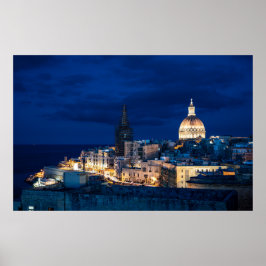 Beleuchtet in der Nacht Valletta Altstadt und Hafe Poster
