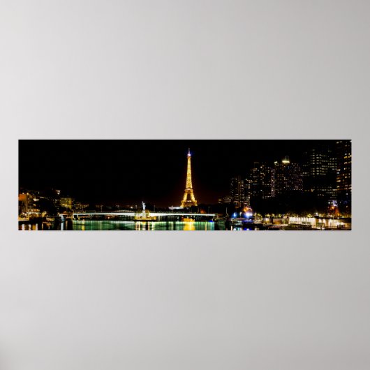 Beleuchteter Eiffelturm in Paris nachts Poster (Vorne)