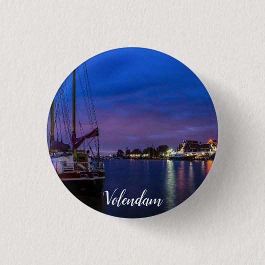 Beleuchteter Volendam-Hafen nachts Button (Vorderseite)