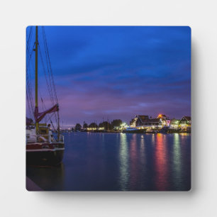 Beleuchteter Volendam-Hafen nachts Fotoplatte