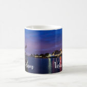 Beleuchteter Volendam-Hafen nachts Kaffeetasse (Mittel)