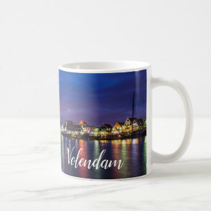 Beleuchteter Volendam-Hafen nachts Kaffeetasse