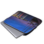 Beleuchteter Volendam-Hafen nachts Laptopschutzhülle (Vorne Knopf)