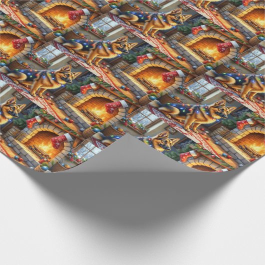 Belgian Shepherd Fireplace with Christmas Lights Geschenkpapier (Ecke)