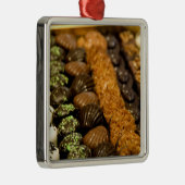 Belgien, Brüssel. Weltberühmtes Belgien Ornament Aus Metall (Rechts)