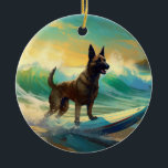 Belgisch Malinoi Beach Surfmalerei Keramik Ornament<br><div class="desc">Tauchen Sie ein in die spielerische Welt des Kaninchen-Abenteuers mit diesem faszinierenden Bild. Ein gepflegter Hund geht zu den Wellen und reitet geschickt auf einem sonnengeküssten Strand. Das lebendige Kunstwerk vereint wunderbar das Wesentliche der Erregung am Strand, während der Hund furchtlos auf den Wellen reitet und den Geist von Spaß...</div>
