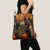 Belgisch Malinoi Welpe Autumn Delight Pumpkin Tasche (Von Nahem)