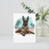 Belgisch-malinois mit Sonnenbrille am Strand Postkarte (Stehend Vorderseite)