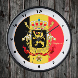 Belgische Flagge, Emblem & Belgier Trendmode Runde Wanduhr