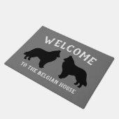 Belgische Sheepdog-Silhouetten Custom Fußmatte (Schrägansicht)