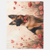 Belgischer Hirte mit Rose - Valentinstag Fleecedecke (Vorderseite)