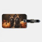 Belgischer Hirte Welpe Herbst Kürbis Gepäckanhänger (Rückseite horizontal)