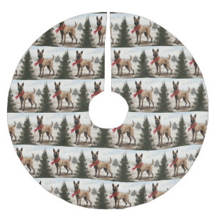 Belgischer Malinois-Hund im Schnee Weihnachten Polyester Weihnachtsbaumdecke