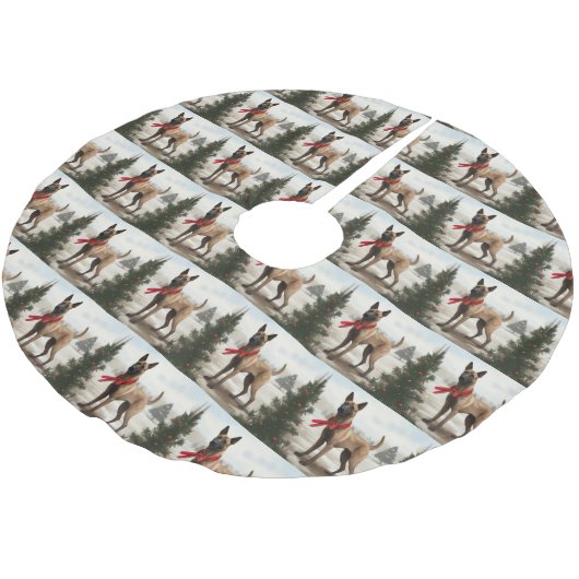 Belgischer Malinois-Hund zu Schneeschweihnachtsfes Polyester Weihnachtsbaumdecke (Schrägansicht)