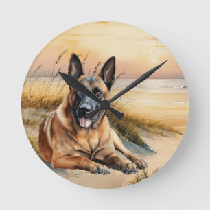 Belgischer Malinois-Hundefreund Sandstrand Runde Wanduhr