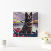 Belgischer Schäferhund auf einem Paddel: Ein Lands Quadratische Wanduhr (Zuhause)