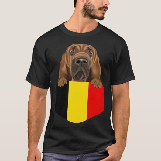 Belgium Flag Bloodhound Dog In Pocket T-Shirt (Vorderseite)