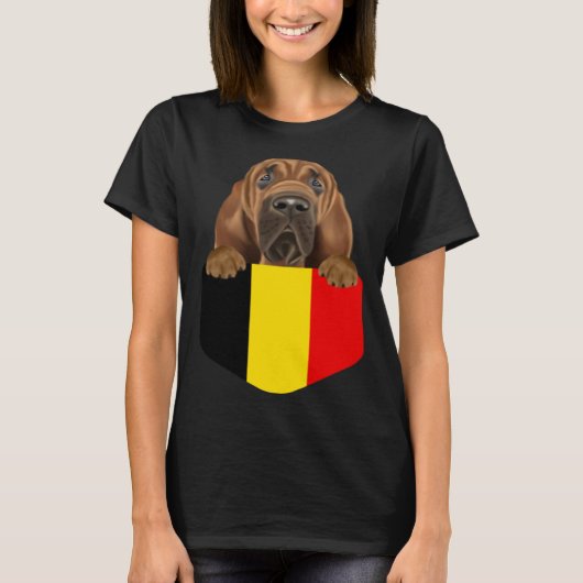 Belgium Flag Bloodhound Dog In Pocket T-Shirt (Vorderseite)